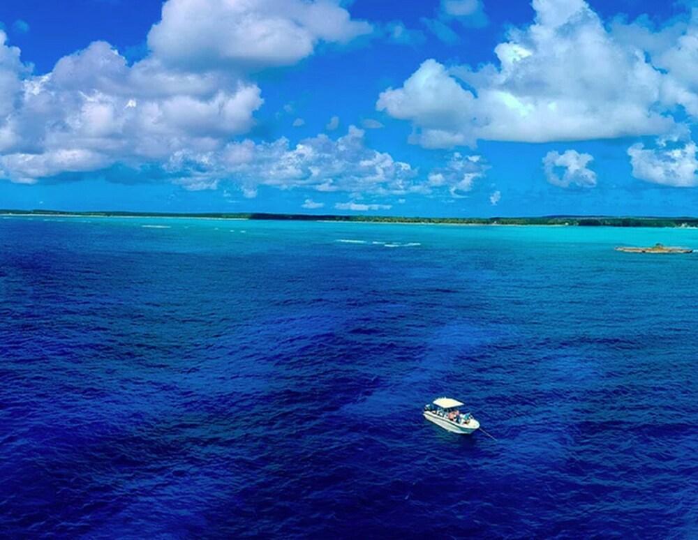 Greenwood Beach Resort Bailey Town  Buitenkant foto