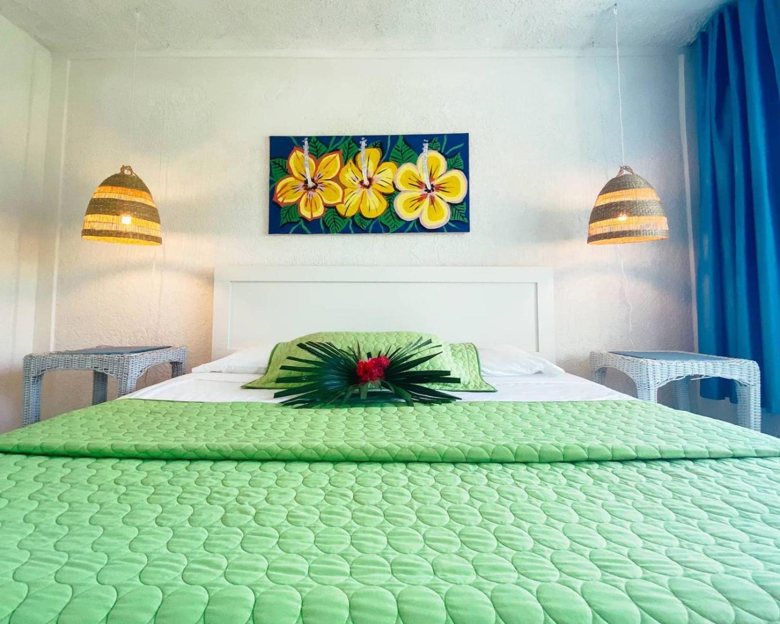 Greenwood Beach Resort Bailey Town  Buitenkant foto